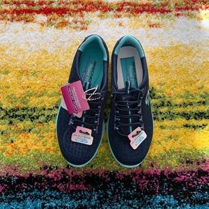 Skechers Memory Foam Sneakers NWT 5/35